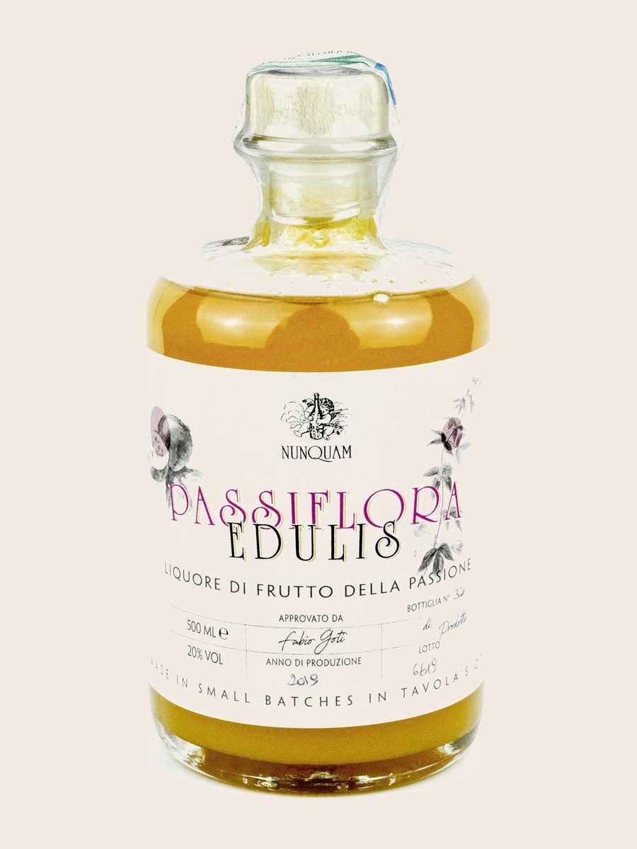 Bottiglia di Liquore Frutto della Passione, Opificio Nunquam